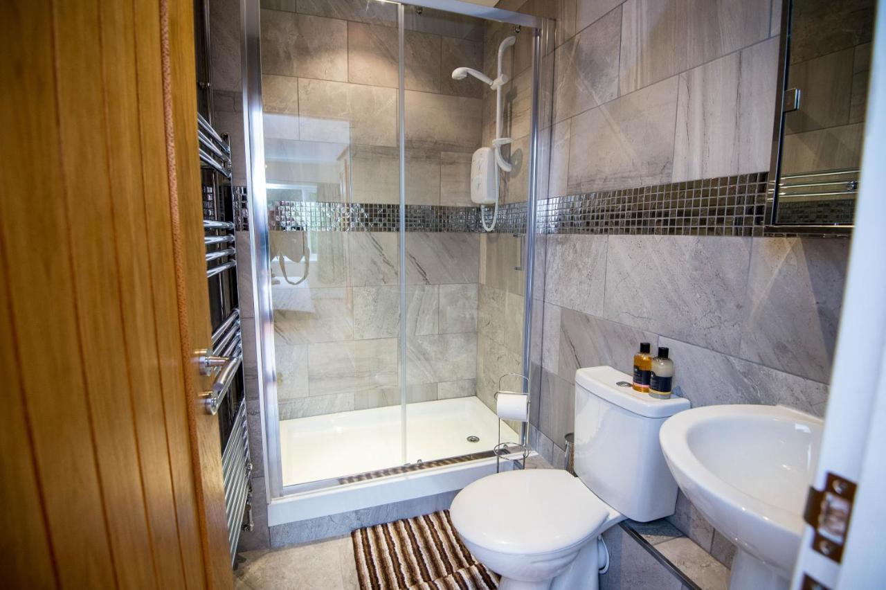 Round Park- Private And Spacious Family With Parking Holiday home