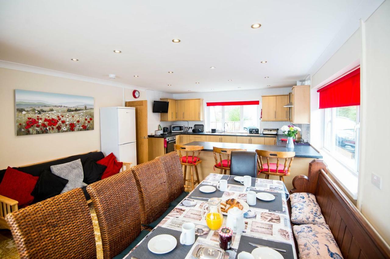 Round Park- Private And Spacious Family With Parking Holiday home *