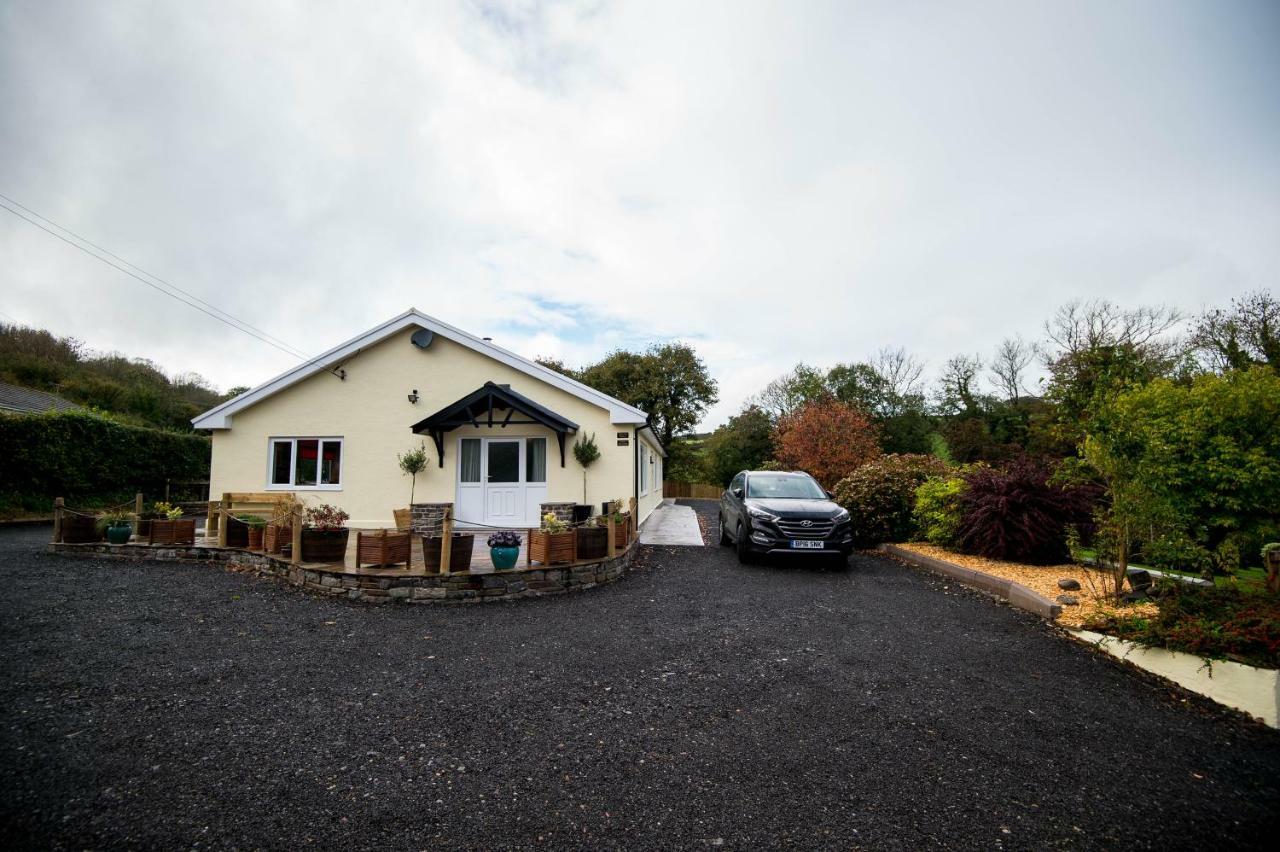 Round Park- Private And Spacious Family With Parking Holiday home Laugharne