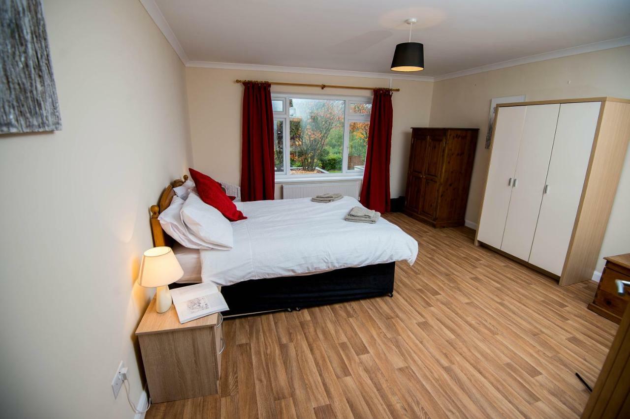 Round Park- Private And Spacious Family With Parking Holiday home